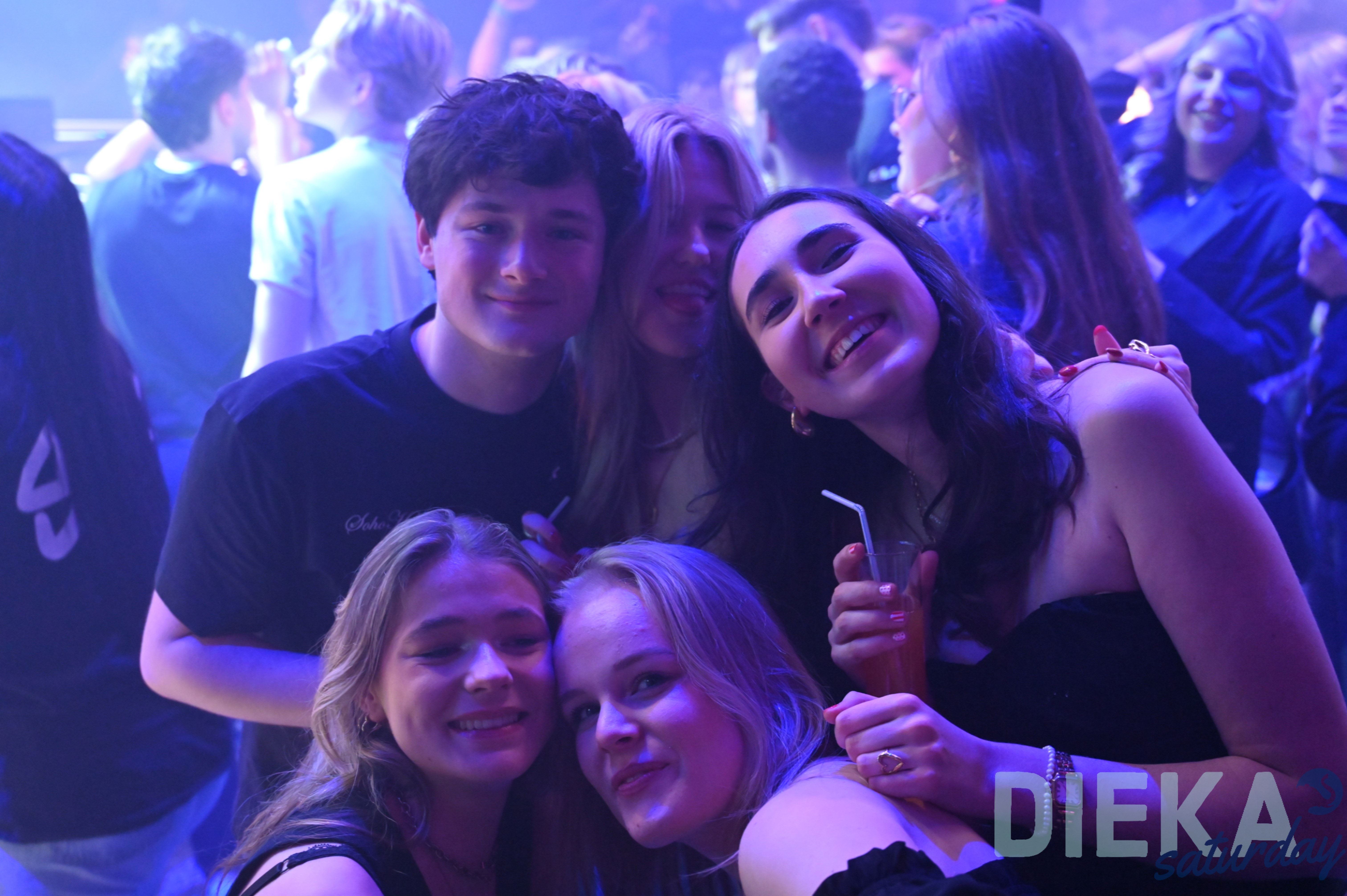 DSC 2400